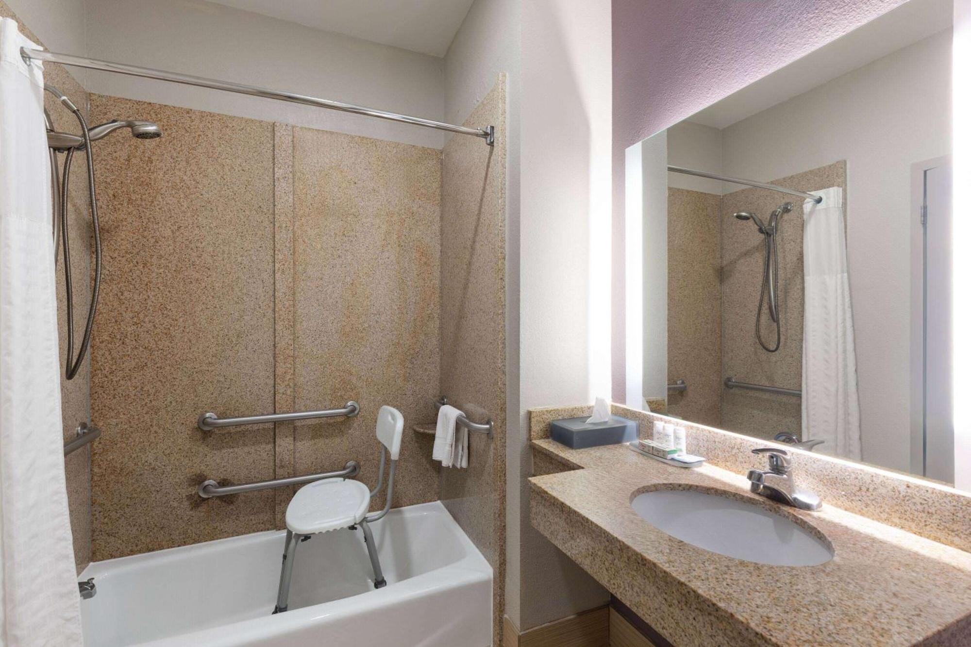 La Quinta By Wyndham Snellville - Stone Mountain Eksteriør billede